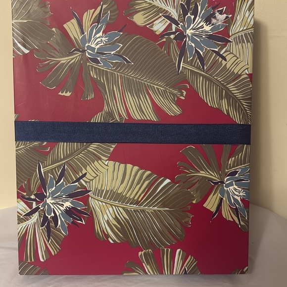 Tommy Bahama, long sleeve Henley top and flannel pant pajama set, new - Picture 5 of 6